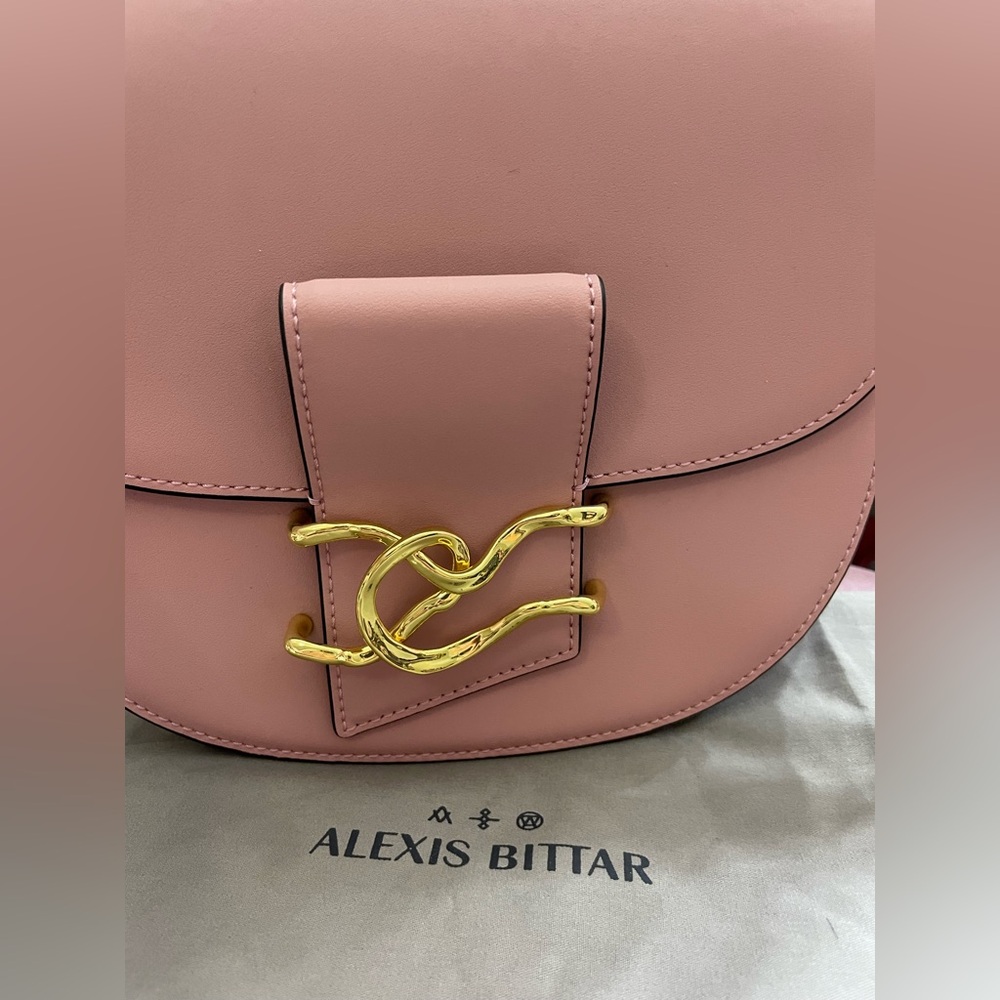 Alexis Bittar TWISTED GOLD LEATHER SADDLE BAG IN DUSTY PINK - Picture 3 of 7
